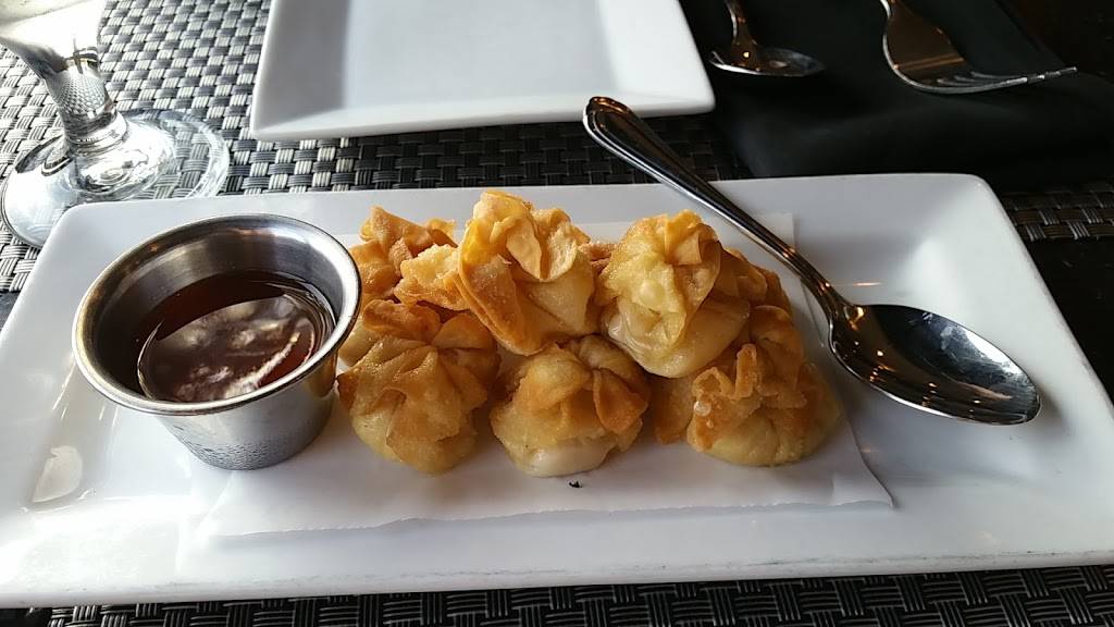 Tuptim Thai Restaurant | restaurant | 220 SW 29th St, Topeka, KS 66611, USA | 7852662299 OR +1 785-266-2299