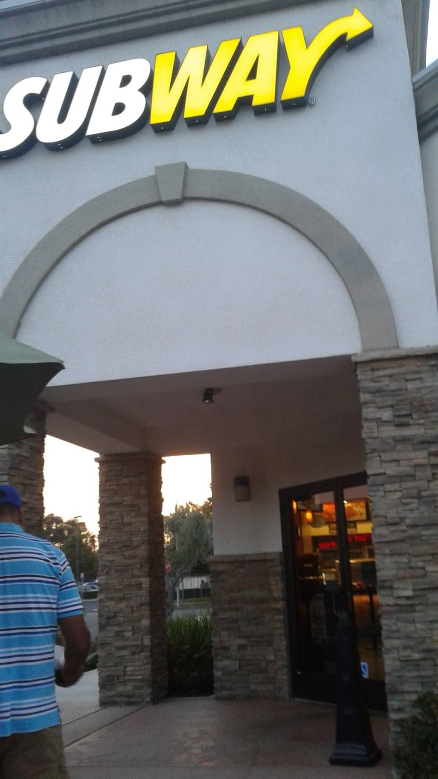 Subway | restaurant | 5430 W Cypress Ave, Visalia, CA 93277, USA | 5597131202 OR +1 559-713-1202