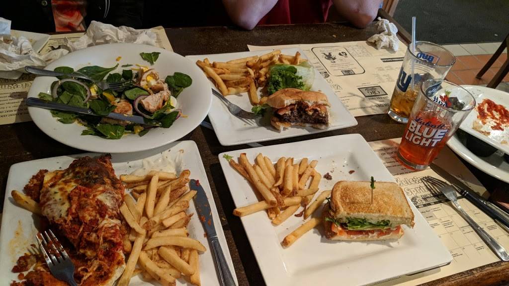 Crossroads Bar and Grille | restaurant | 3120 N Triphammer Rd, Lansing, NY 14882, USA | 6075337803 OR +1 607-533-7803