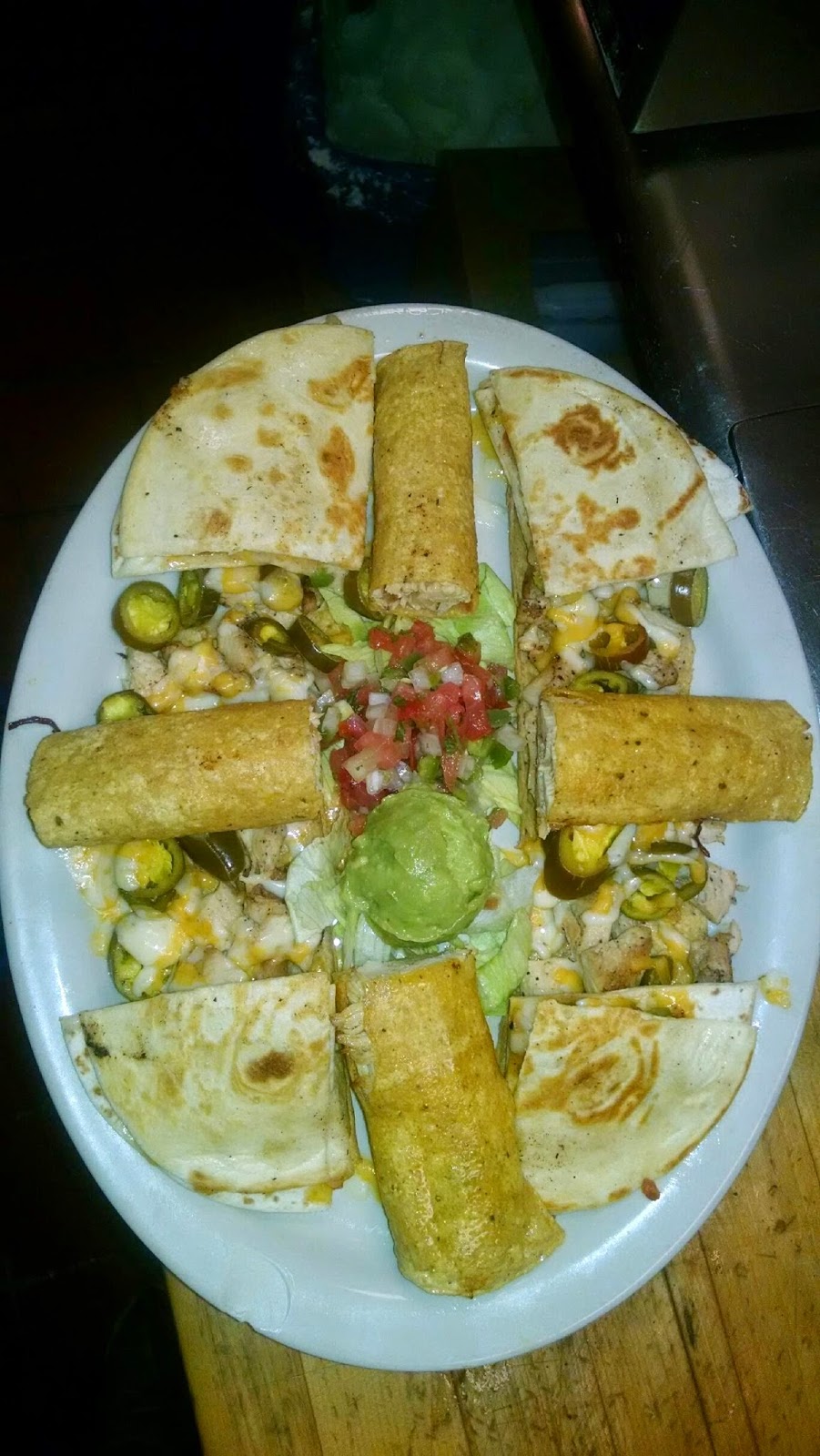 Flores Mexican Restaurant | restaurant | 213 W Main St, Marlow, OK 73055, USA | 5806589391 OR +1 580-658-9391