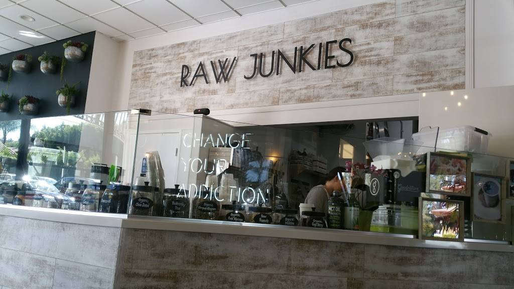 Raw Junkies | restaurant | 12930 Ventura Blvd Unit 114, Studio City, CA 91604, USA | 8187473641 OR +1 818-747-3641