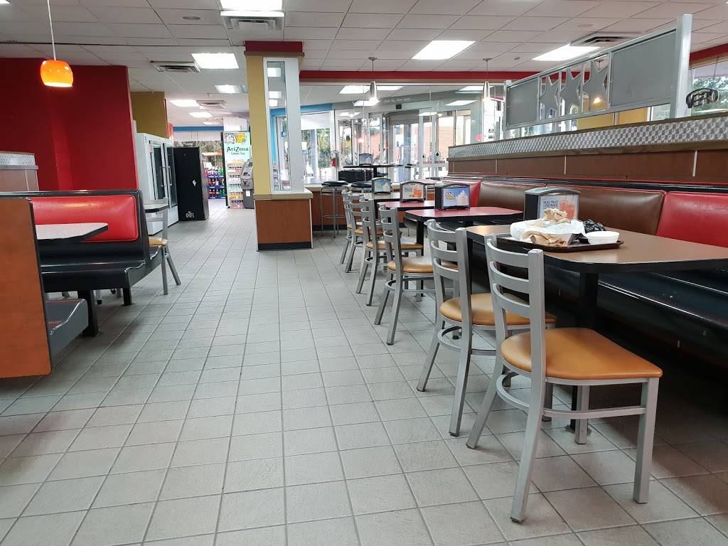 Hardees | restaurant | 402 S Tamiami Trail, Ruskin, FL 33570, USA | 8136457940 OR +1 813-645-7940