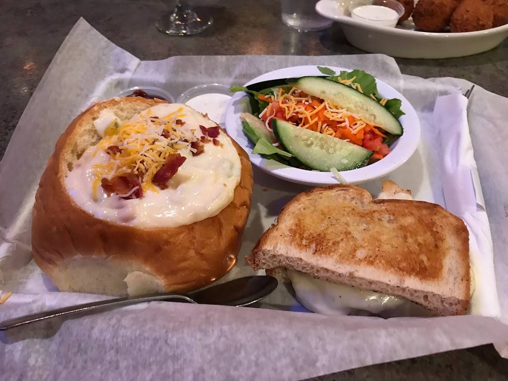 Quintons Bar & Deli | restaurant | 2500 Corridor Way #5, Coralville, IA 52241, USA | 3196252221 OR +1 319-625-2221