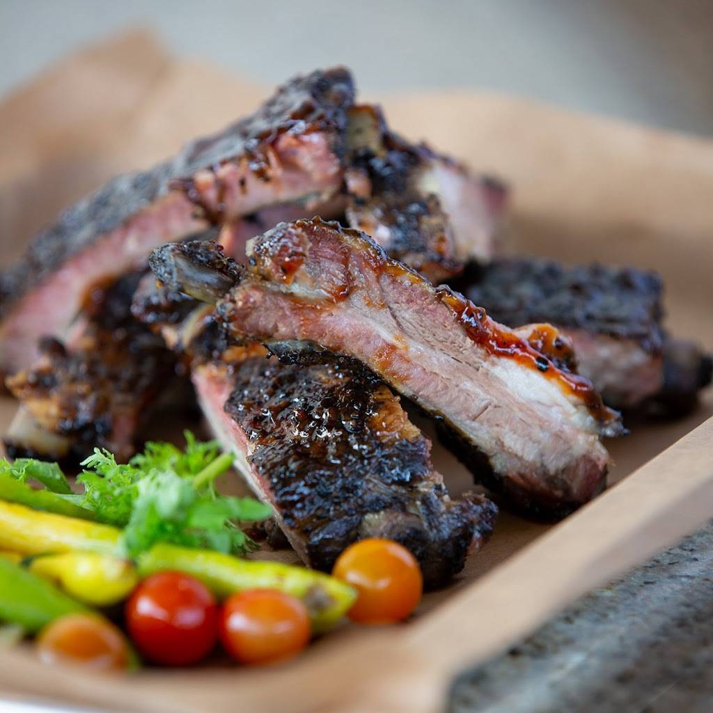 Bakers & Hale | restaurant | 7120 Montclaire Ave, Godfrey, IL 62035, USA | 6184339748 OR +1 618-433-9748