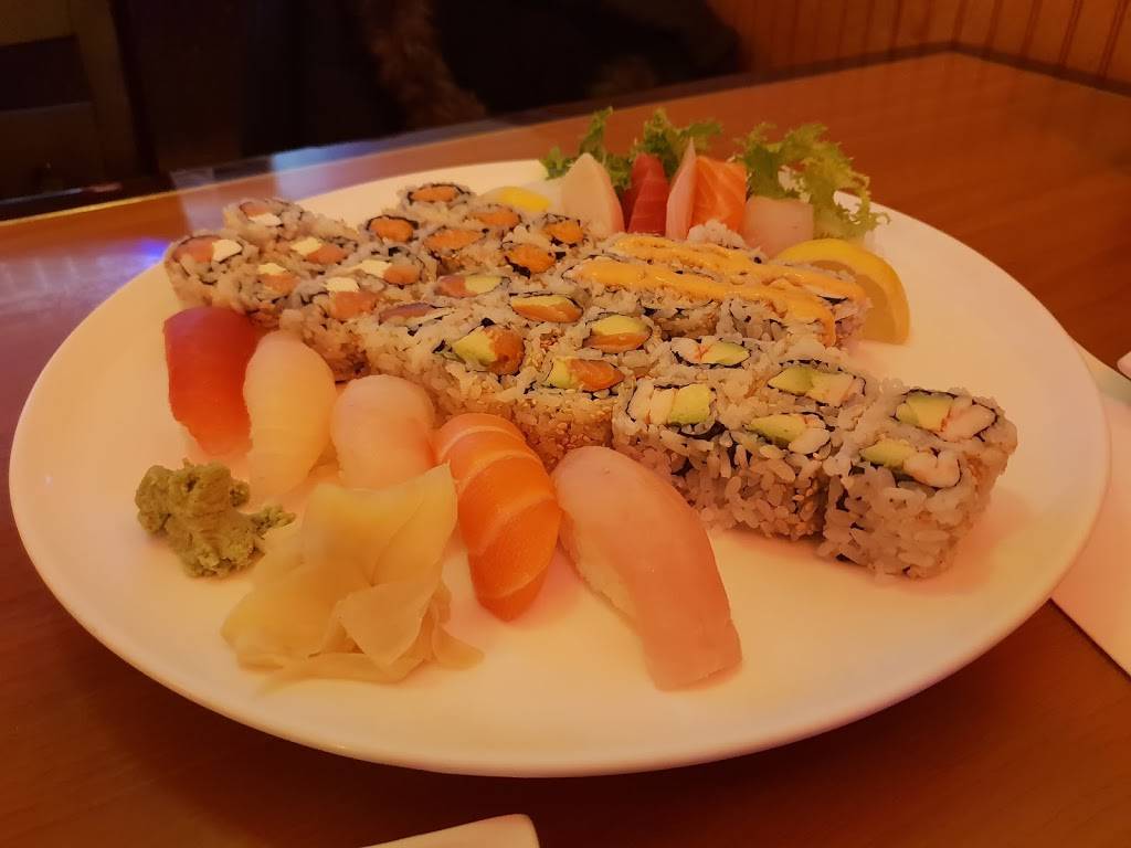 Sakura Sushi Cafe | restaurant | 503 Newbridge Rd, East Meadow, NY 11554, USA | 5166798888 OR +1 516-679-8888