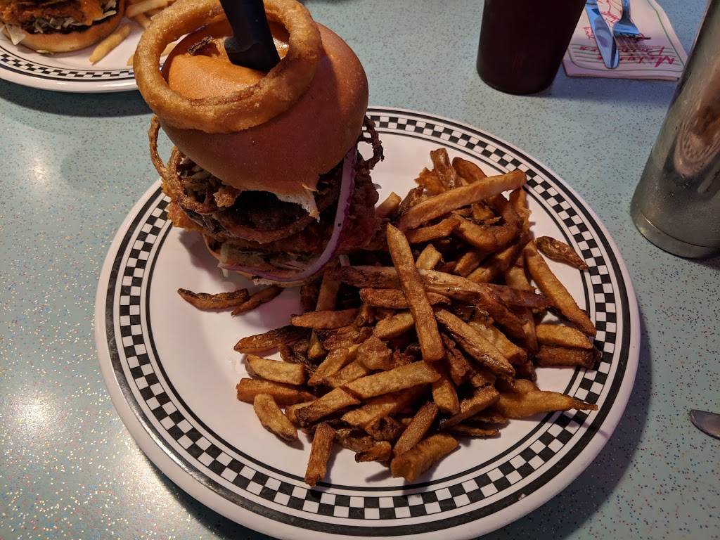 Melanie Pringles Restaurant | restaurant | 80 Thickson Rd S, Whitby, ON L1N 7T2, Canada | 9054301959 OR +1 905-430-1959