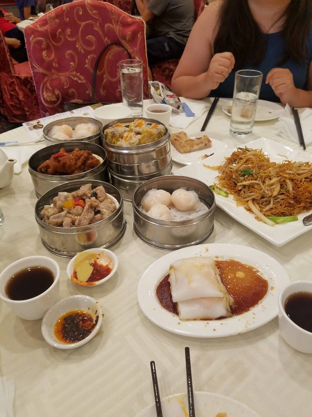 Full House Seafood Restaurant | restaurant | 1220 S Golden W Ave, Arcadia, CA 91007, USA | 6264468222 OR +1 626-446-8222