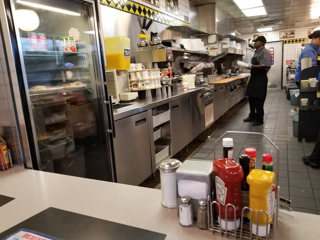 Waffle House | meal takeaway | 5872 Okeechobee Rd, Fort Pierce, FL 34947, USA | 7724603194 OR +1 772-460-3194