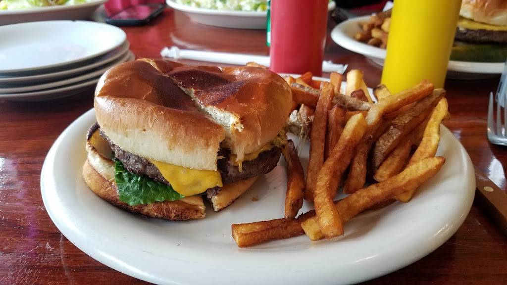 Patinos Grill | restaurant | 3109 W Irving Park Rd, Chicago, IL 60618, USA | 7732809562 OR +1 773-280-9562