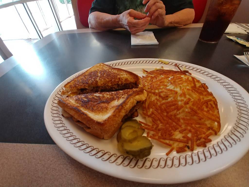 Waffle House | meal takeaway | 10563 Dixie Hwy, Louisville, KY 40272, USA | 5029955644 OR +1 502-995-5644
