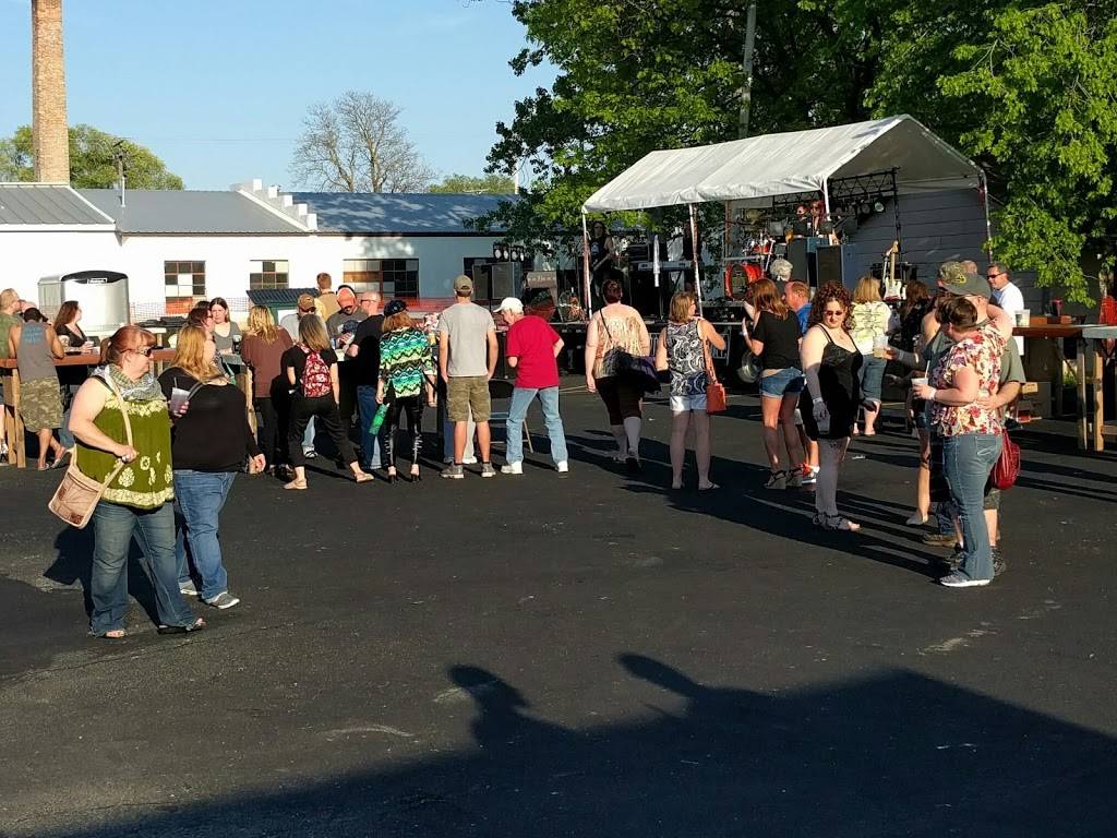 Andys Pub & Grub | restaurant | 527 W 9th Ave, Oshkosh, WI 54902, USA | 9203030181 OR +1 920-303-0181