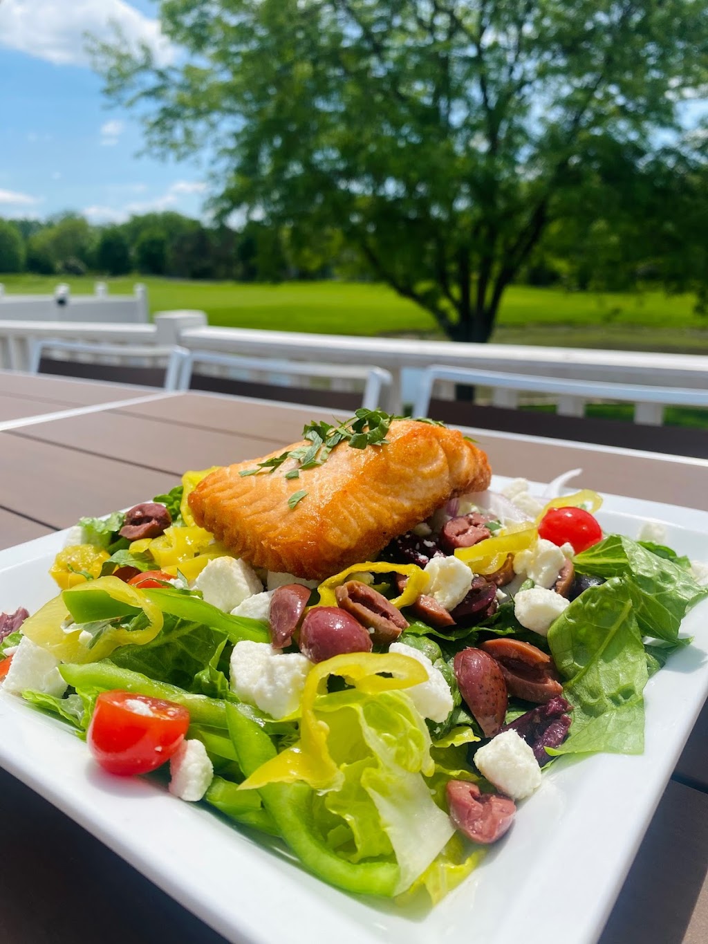 Pier 19 Restaurant | restaurant | 1N333 Pleasant Hill Rd, Winfield, IL 60190, USA | 6306900101 OR +1 630-690-0101