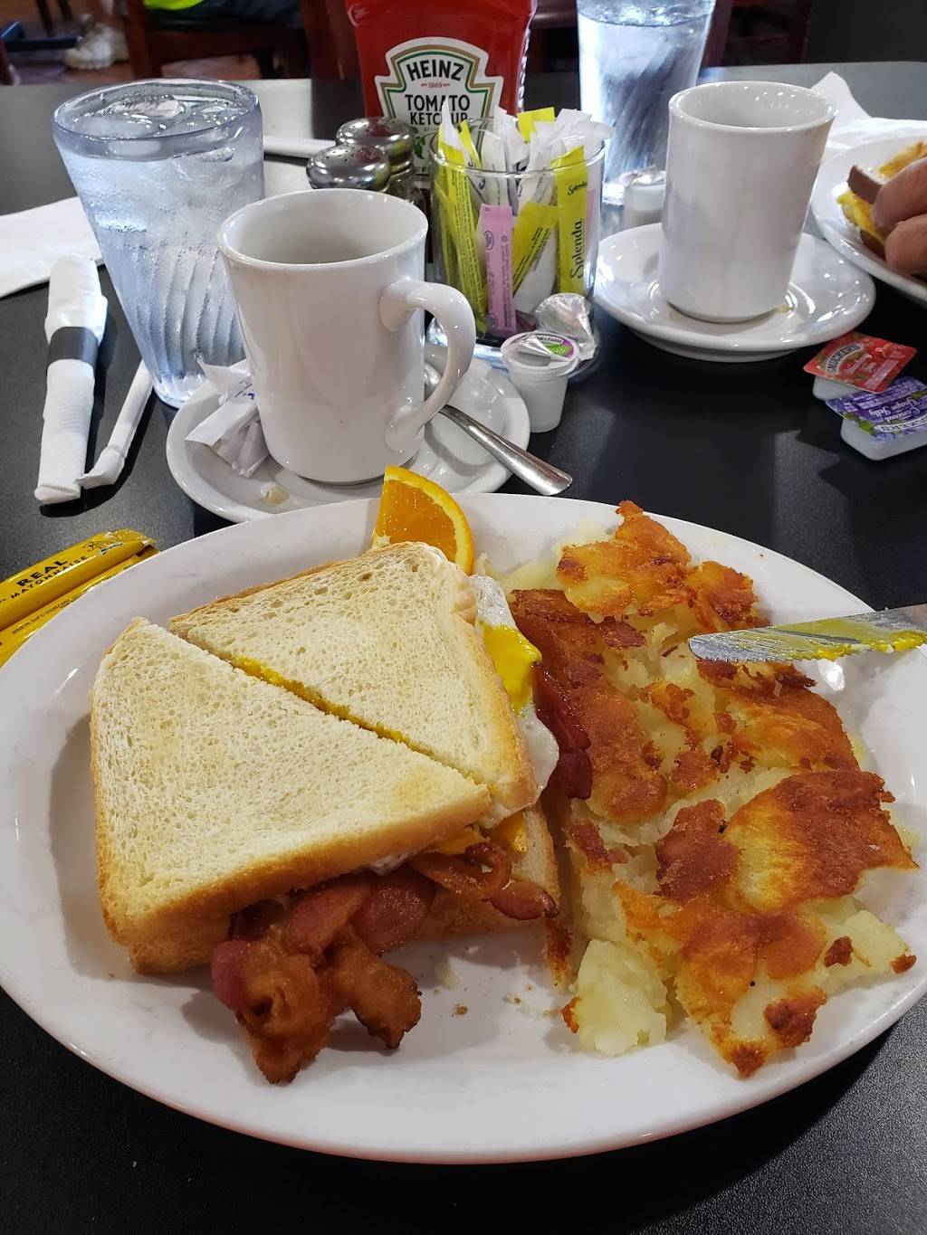 Front Royal Diner | restaurant | 865 John Marshall Hwy, Front Royal, VA 22630, USA | 5406362270 OR +1 540-636-2270