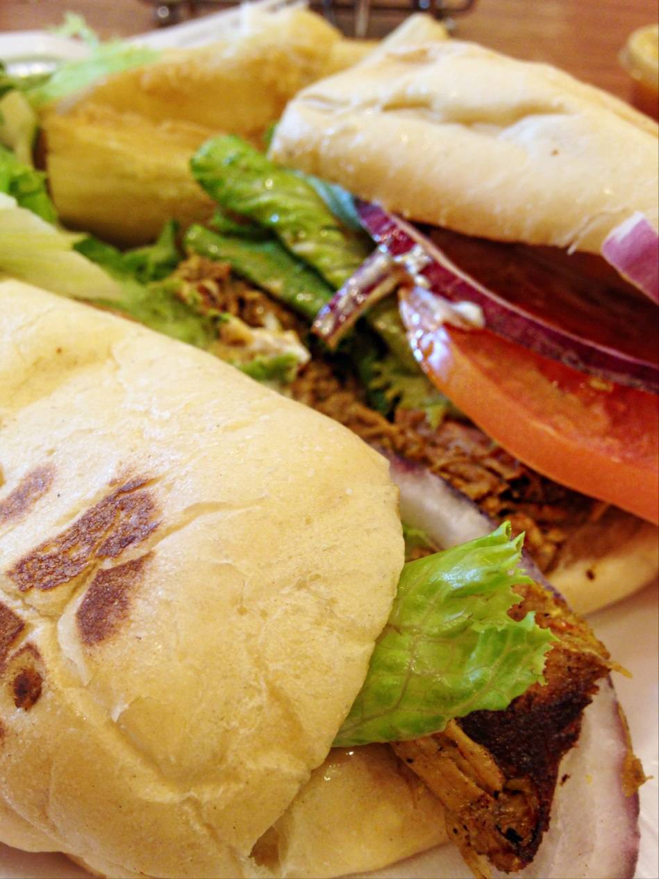 Tortilla Café | restaurant | 210 7th St SE, Washington, DC 20003, USA | 2025475700 OR +1 202-547-5700