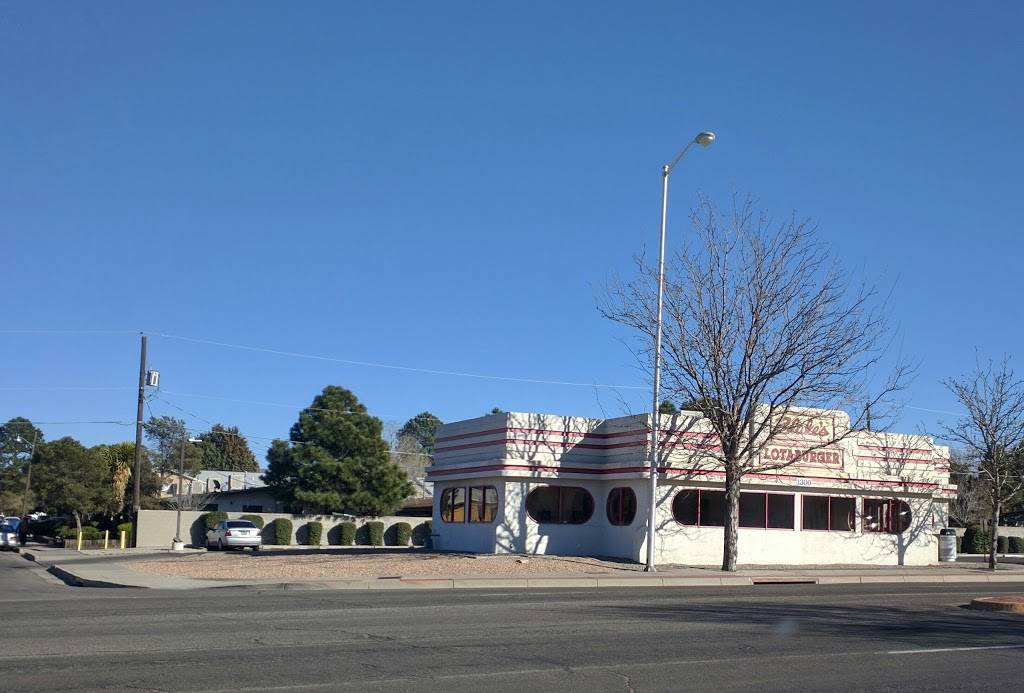 Blakes Lotaburger | restaurant | 1300 San Mateo Blvd SE, Albuquerque, NM 87108, USA | 5052555601 OR +1 505-255-5601