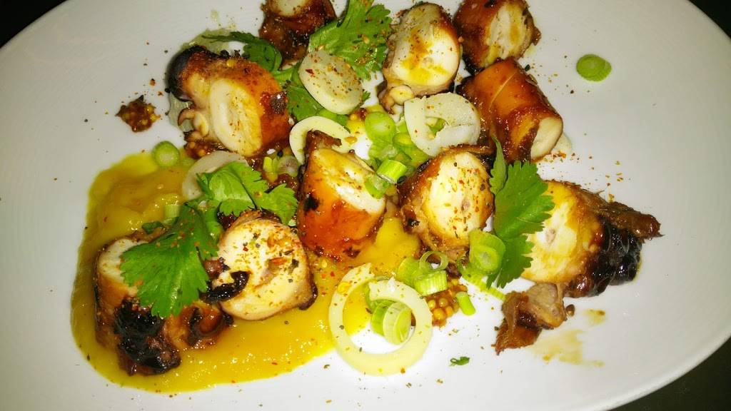 The Pearl | restaurant | 641 N High St, Columbus, OH 43215, USA | 6142270151 OR +1 614-227-0151