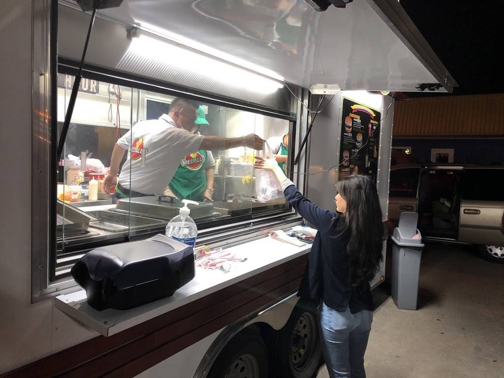 Medallo Perros y Hamburguesas | restaurant | 2116 Fry Rd, Houston, TX 77084, USA | 8328976884 OR +1 832-897-6884