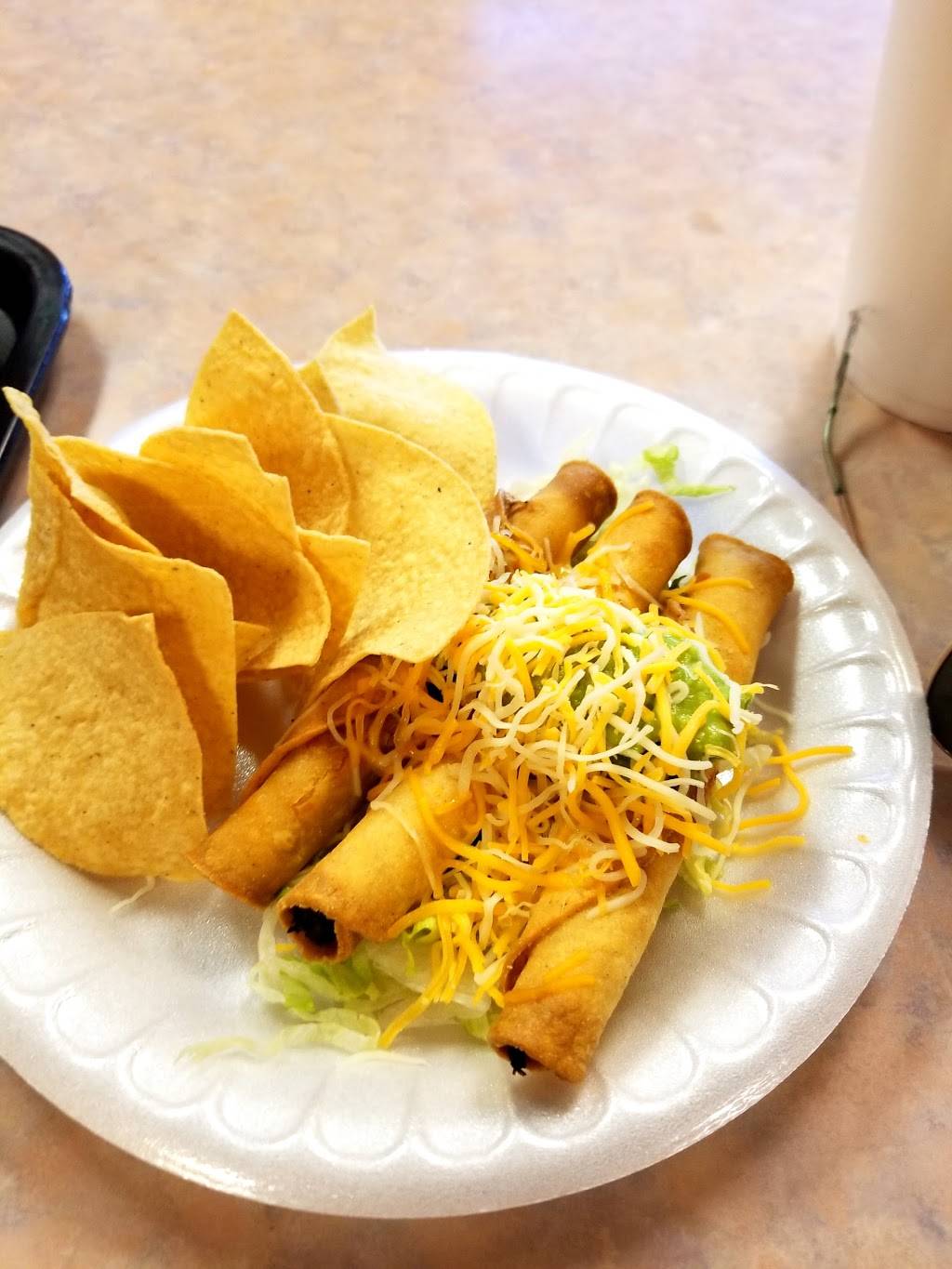 Loretos Mexican Food | restaurant | 9206 S Avenida del Yaqui, Tempe, AZ 85283, USA | 4804912500 OR +1 480-491-2500