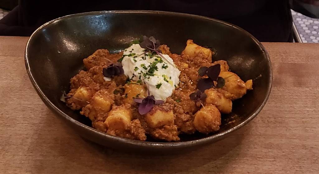 Seneca Restaurant | restaurant | 17 Division St, Saratoga Springs, NY 12866, USA | 5184302045 OR +1 518-430-2045