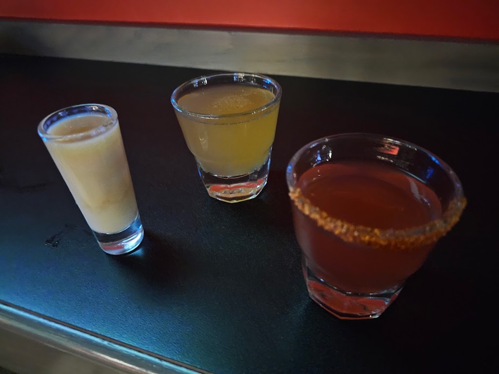 Pockets Billiards, Wings & Beer | restaurant | 4007 N Mesa St #1526, El Paso, TX 79902, USA | 9155322254 OR +1 915-532-2254