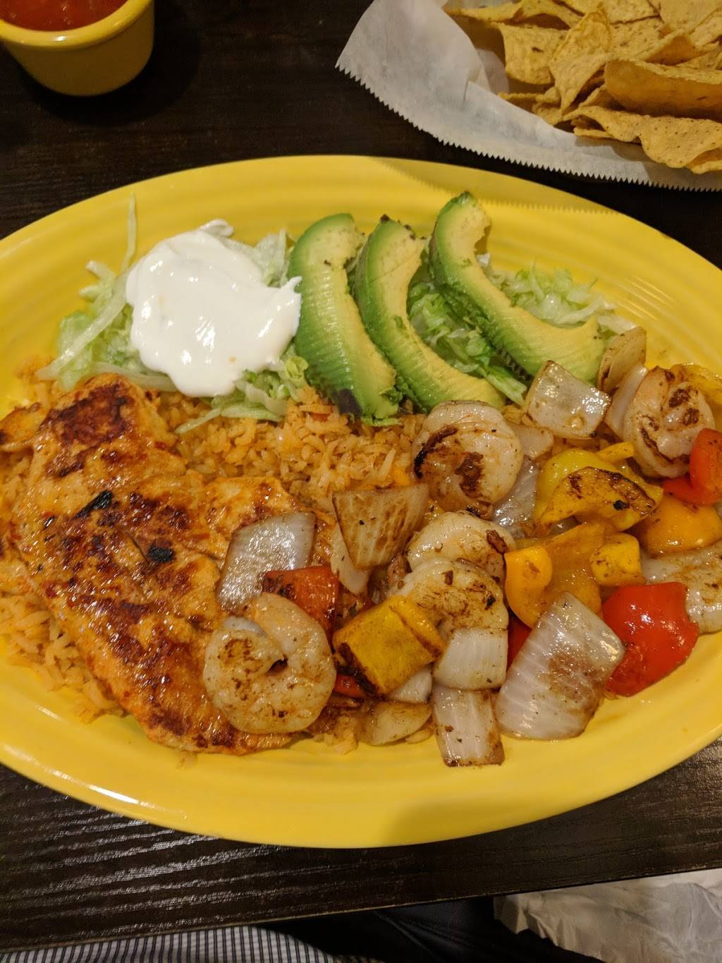 Casa Maya | restaurant | 805 W Jefferson St H, Shorewood, IL 60404, USA | 8157257760 OR +1 815-725-7760