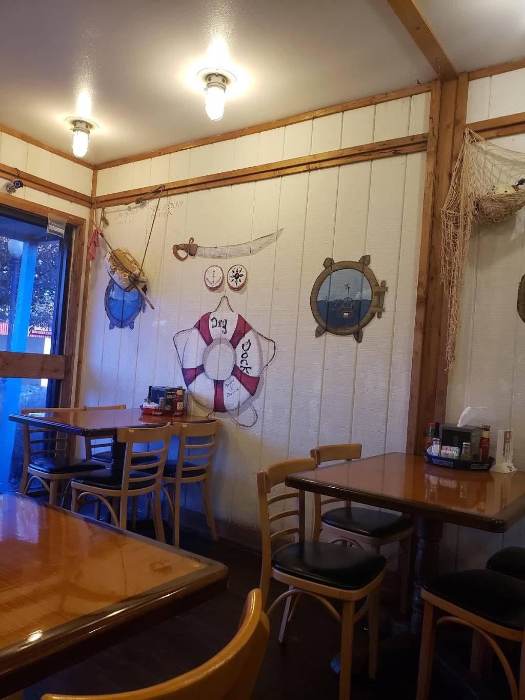 Dry Dock Oyster Bar | restaurant | 8522 Fredericksburg Rd, San Antonio, TX 78229, USA | 2106923959 OR +1 210-692-3959