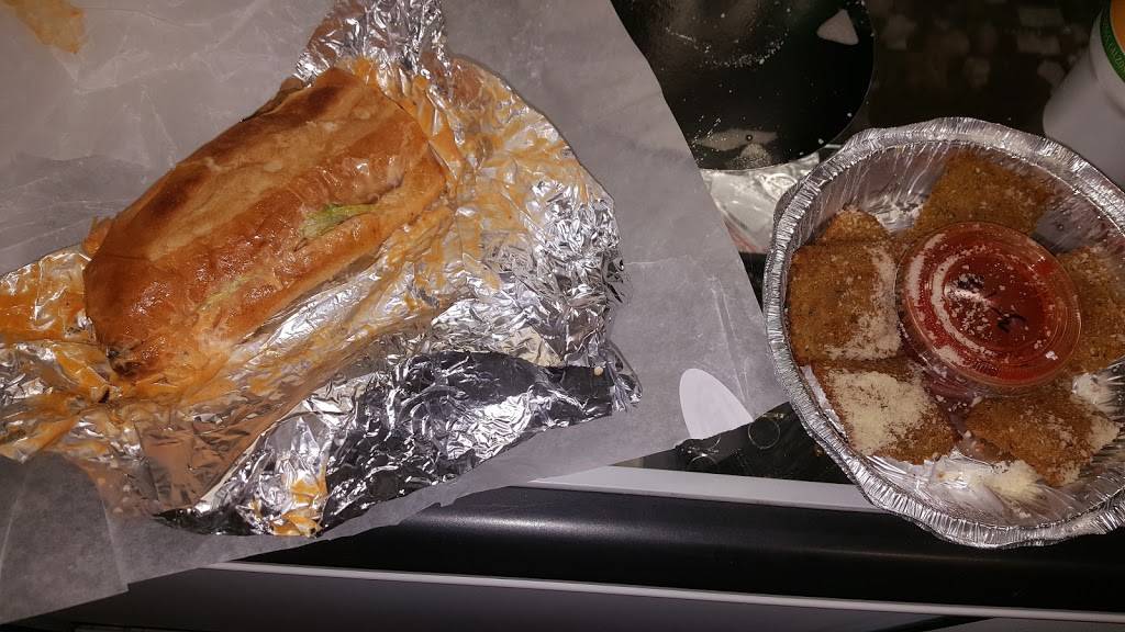 Pizza World | restaurant | 651 Carlyle Ave # A, Belleville, IL 62221, USA | 6182771111 OR +1 618-277-1111