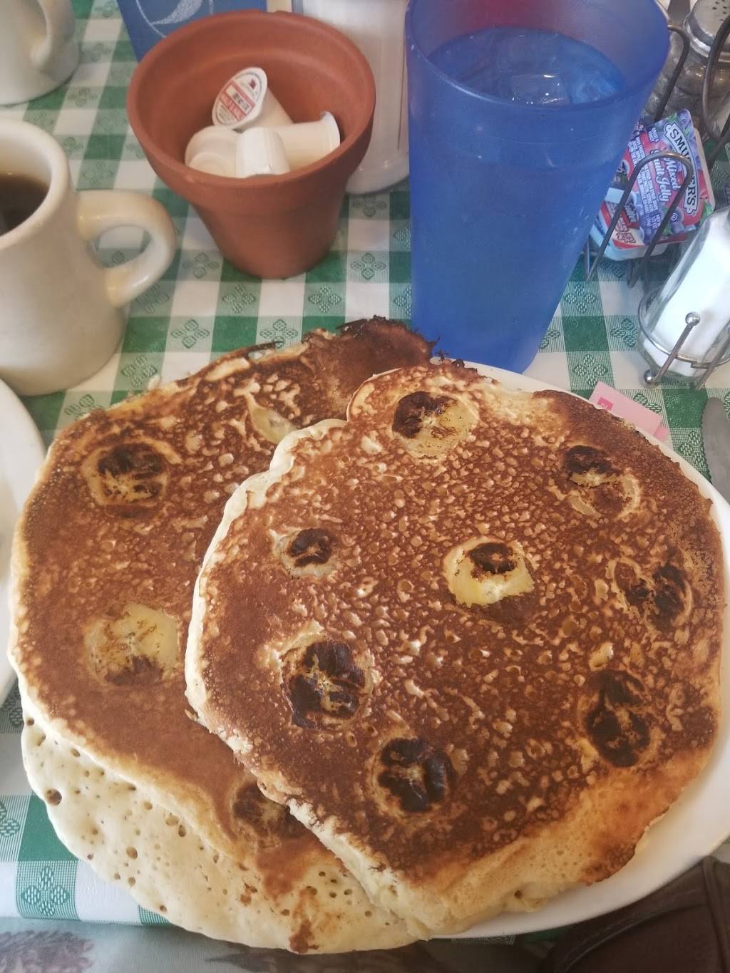 Lisas Radial Cafe | cafe | 817 N 40th St, Omaha, NE 68131, USA | 4025512176 OR +1 402-551-2176