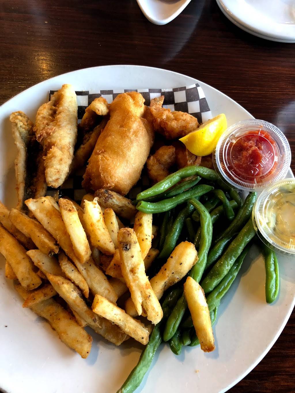 Lilly Kazzilly’s | restaurant | 9550 Riverside Dr E, Windsor, ON N8P 1A1, Canada | 5199448332 OR +1 519-944-8332