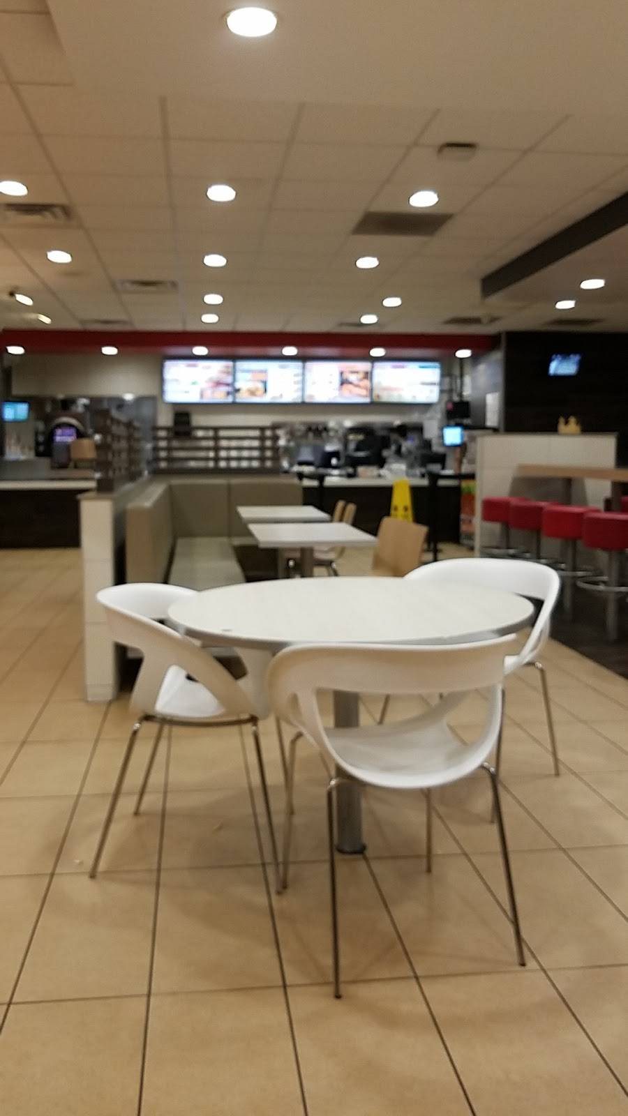 Burger King | restaurant | 2802 Concord Pike, Wilmington, DE 19803, USA | 3024166843 OR +1 302-416-6843