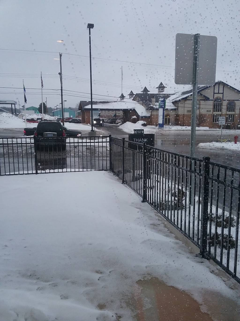 Starbucks | cafe | 1060 W Main St, Gaylord, MI 49735, USA | 2313509161 OR +1 231-350-9161