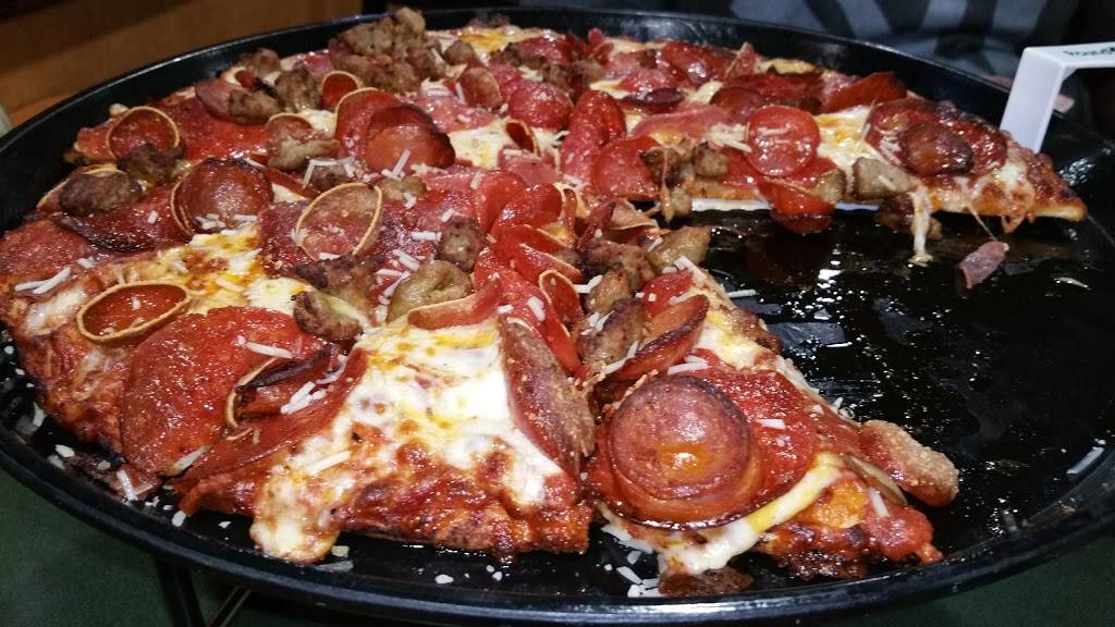 Round Table Pizza | meal delivery | 5250 Faculty Ave, Lakewood, CA 90712, USA | 5624081914 OR +1 562-408-1914