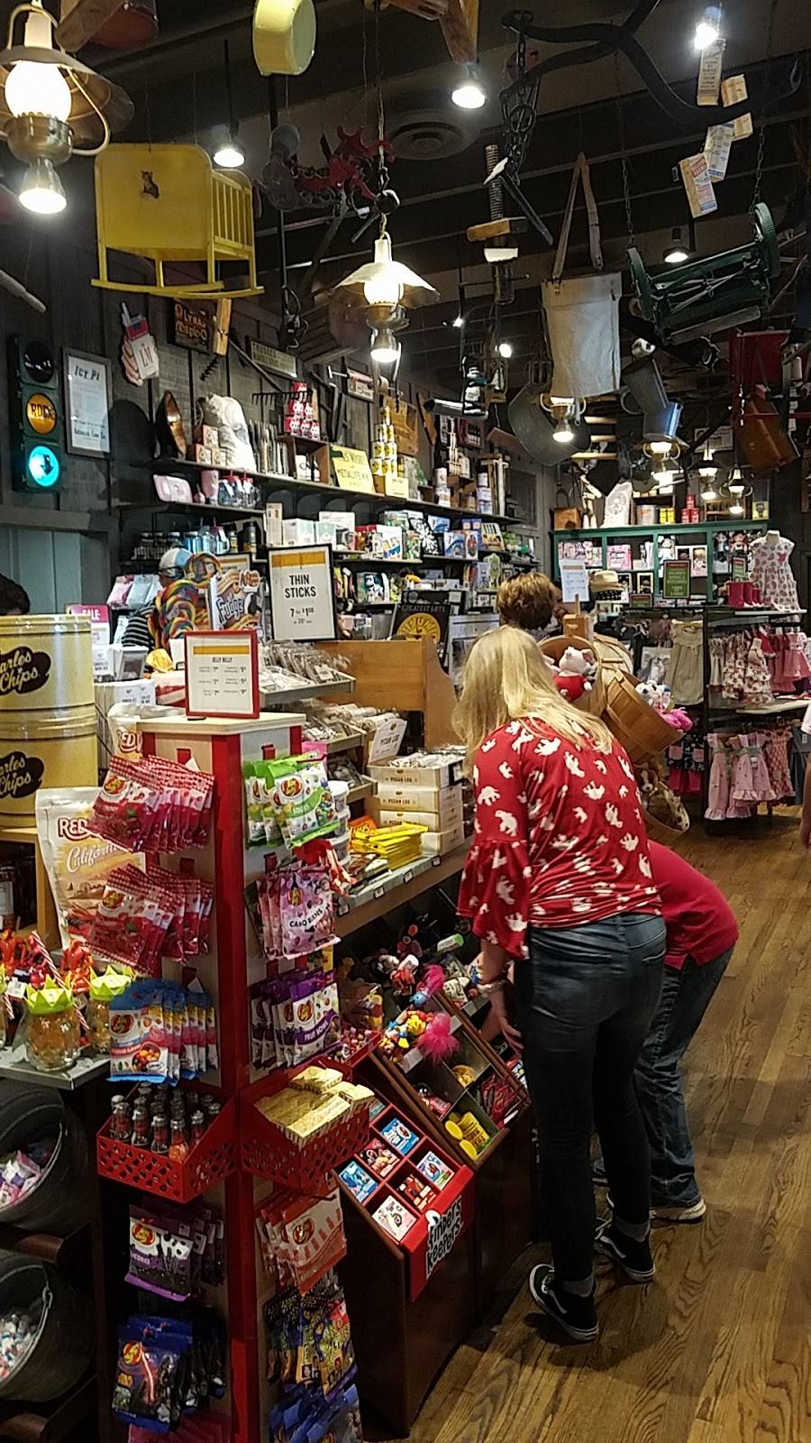 Cracker Barrel Old Country Store | restaurant | 11635 US-431, Guntersville, AL 35976, USA | 2568943391 OR +1 256-894-3391