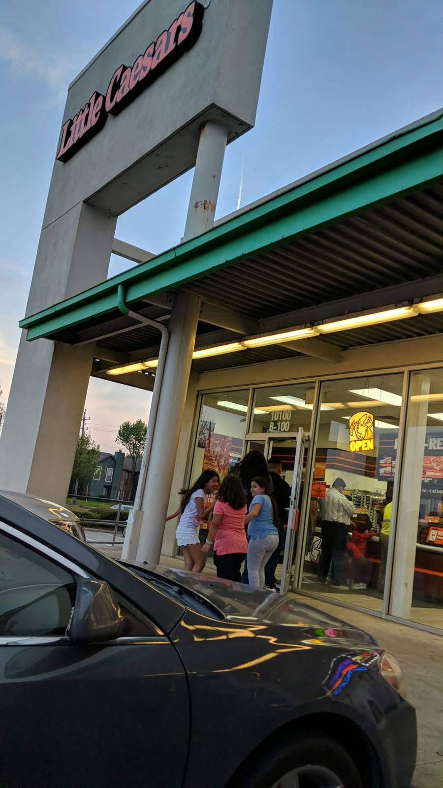 Little Caesars Pizza | meal takeaway | 10100 Beechnut Blg 100, Houston, TX 77072, USA | 2815647740 OR +1 281-564-7740
