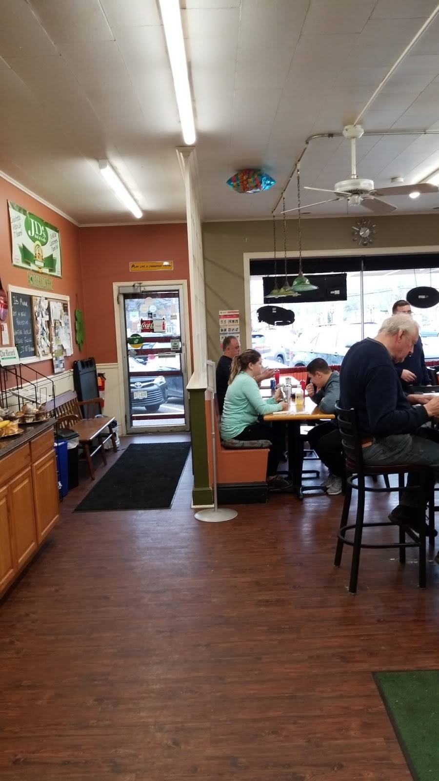 JDs Deli & Grille | meal takeaway | 3, 400 Ramapo Valley Rd, Oakland, NJ 07436, USA | 2016440888 OR +1 201-644-0888