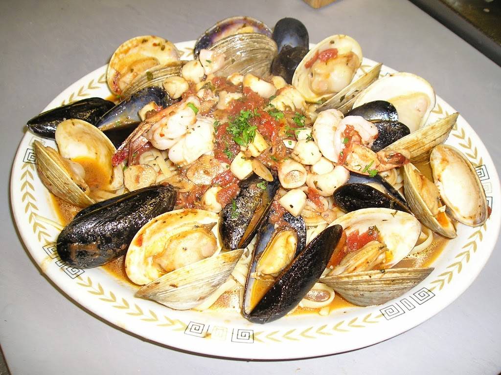 Woodcleft Crabshack | restaurant | 150 Woodcleft Ave, Freeport, NY 11520, USA | 5168686198 OR +1 516-868-6198