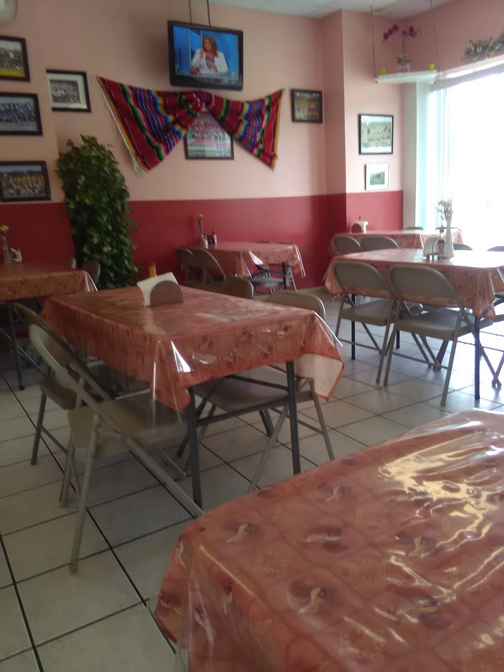 Tio Santos Restaurant | restaurant | 694 N Pearl St, Bridgeton, NJ 08302, USA | 8564593030 OR +1 856-459-3030