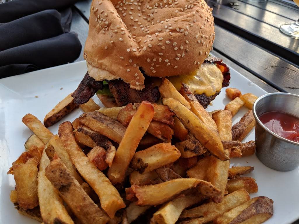 Craft 96 Draught House + Kitchen | restaurant | 2575 E League City Pkwy, League City, TX 77573, USA | 2815496095 OR +1 281-549-6095