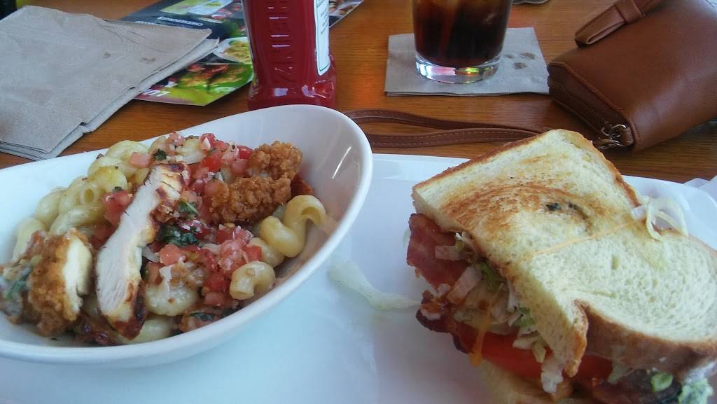 Applebees Grill + Bar | restaurant | 116 S Roosevelt Ave, Burlington, IA 52601, USA | 3197527744 OR +1 319-752-7744