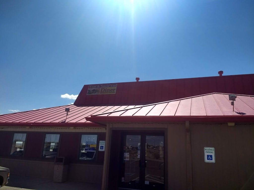 Tom & Suzies Diner | restaurant | 2001 Navajo Blvd, Holbrook, AZ 86025, USA | 9285249700 OR +1 928-524-9700
