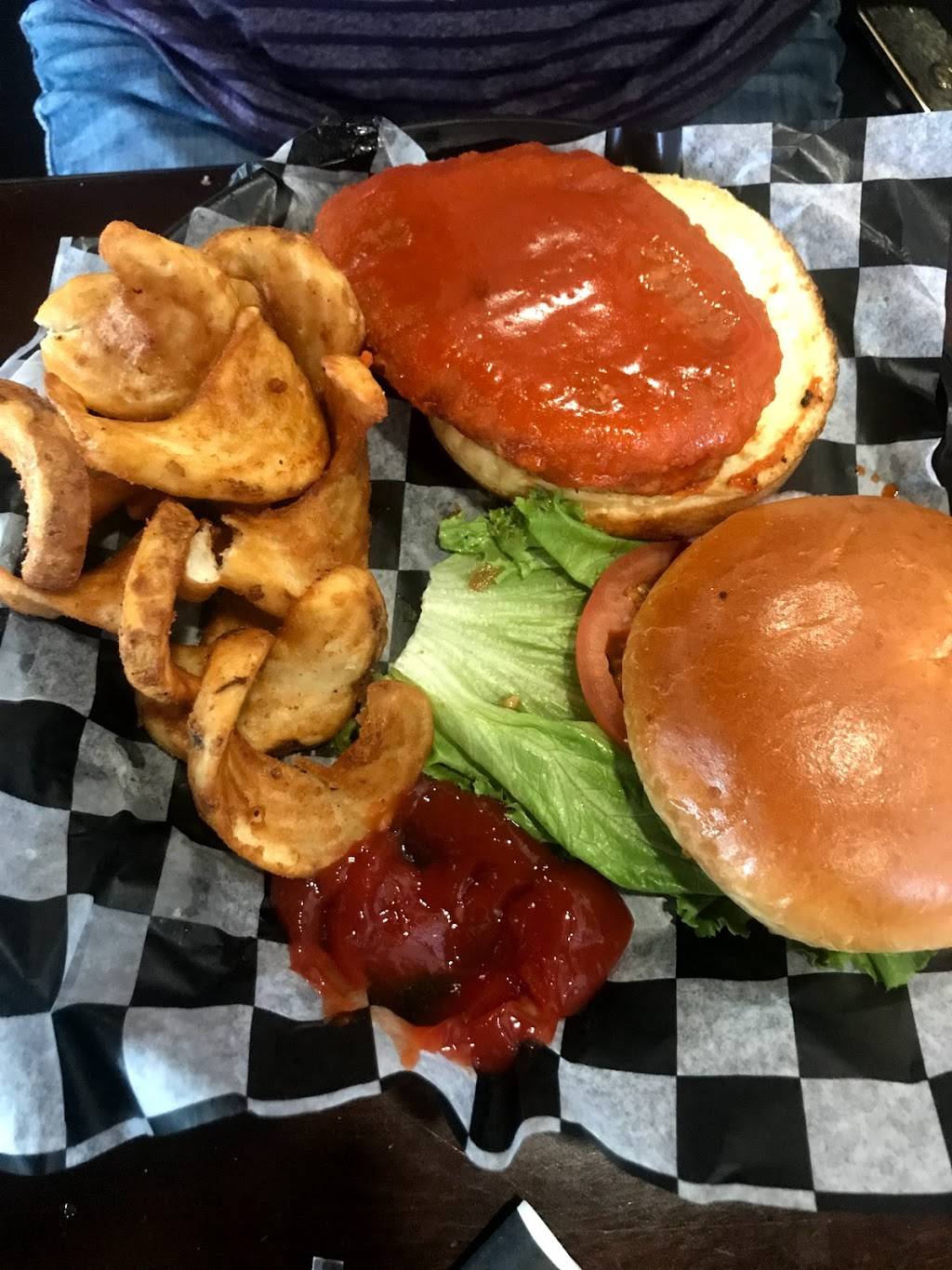 Bricks And Ivy Sports Tavern | restaurant | 2508 US-12, Spring Grove, IL 60081, USA | 8155813889 OR +1 815-581-3889