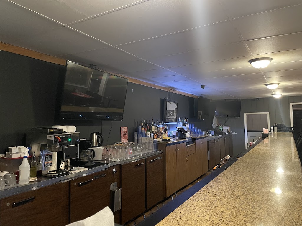 VARSITY CLUB RESTAURANT | meal takeaway | 627 Main St, Merrimac, WI 53561, USA | 6084934365 OR +1 608-493-4365