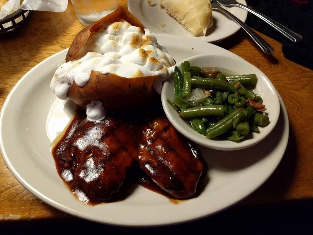 Texas Roadhouse | restaurant | 1565 N Susquehanna Trail, Selinsgrove, PA 17870, USA | 5708841134 OR +1 570-884-1134