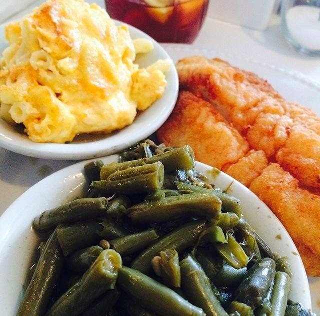 Sweet Teas Southern Cuisine | restaurant | 1700 E Main St, Richmond, VA 23223, USA | 8042258252 OR +1 804-225-8252