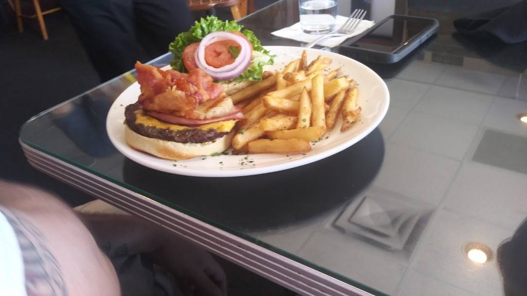 The Hills Bar and Grill | restaurant | 4830 Maple Dr, Pleasant Hill, IA 50327, USA | 5152142347 OR +1 515-214-2347