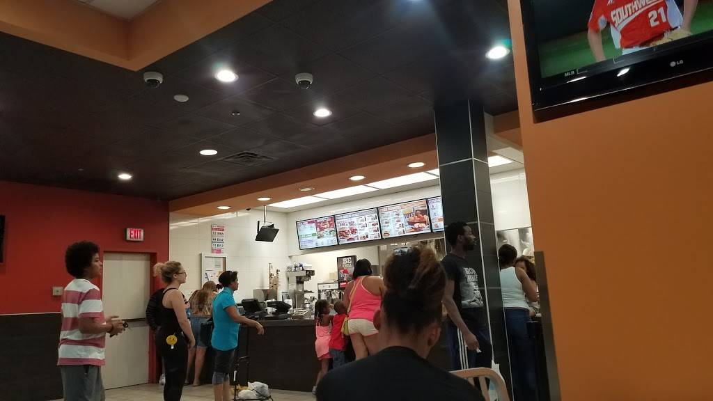 Popeyes Louisiana Kitchen | restaurant | 215 E Fordham Rd, Bronx, NY 10458, USA | 3473446816 OR +1 347-344-6816