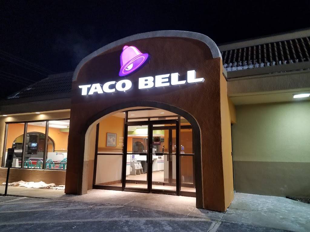 Taco Bell | meal takeaway | 660 Northwest Hwy, Cary, IL 60013, USA | 8476393244 OR +1 847-639-3244