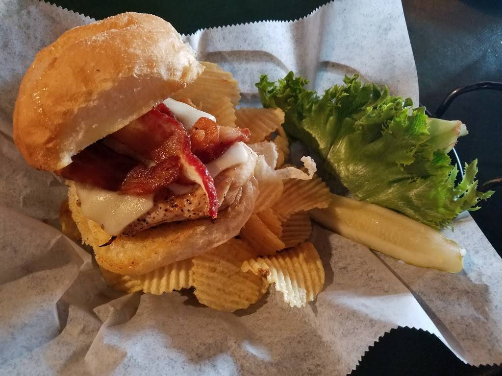 Heart Breakers | restaurant | 950 Forrest Ave, Antigo, WI 54409, USA | 7156272211 OR +1 715-627-2211