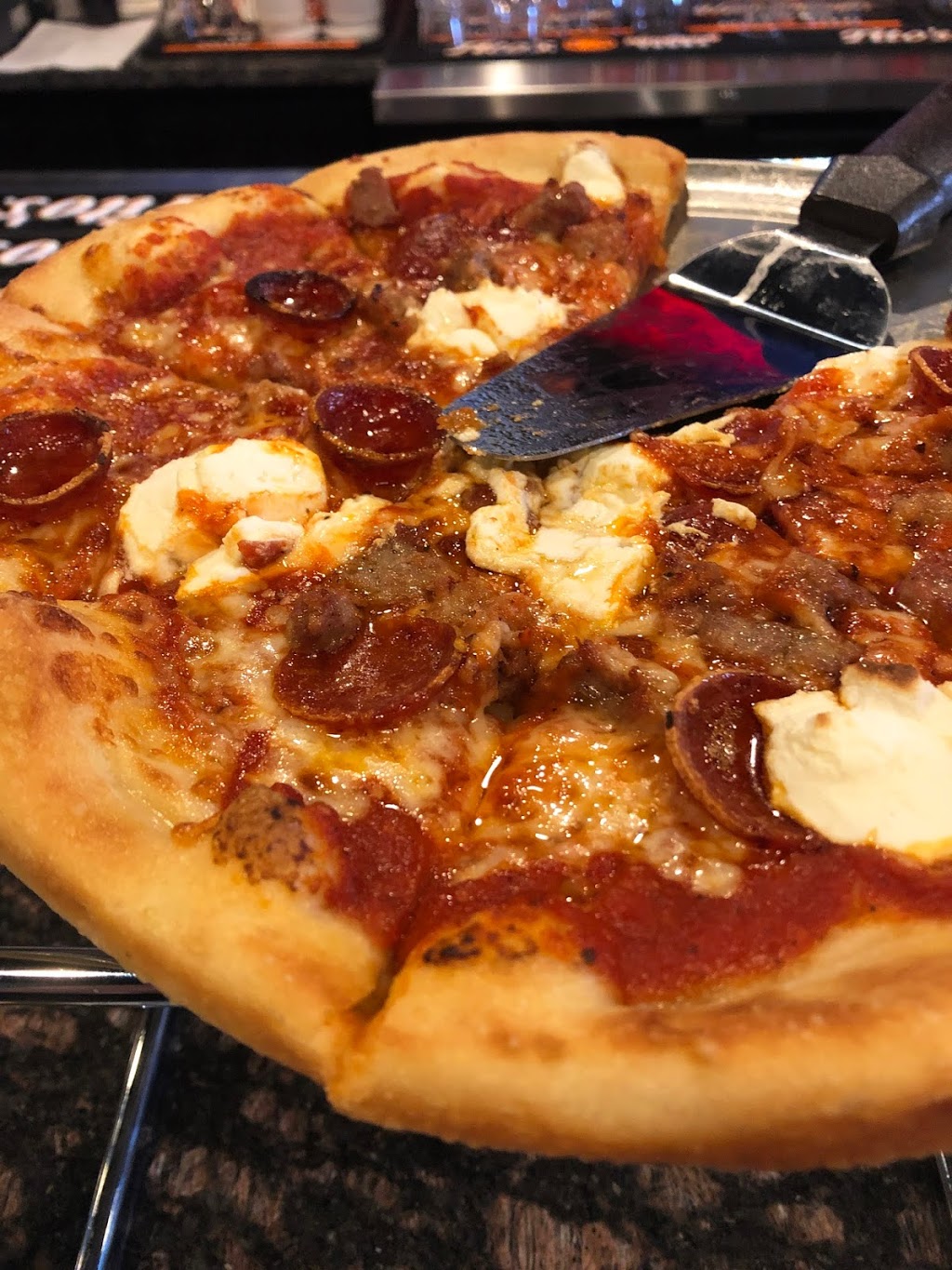 Elm House Of Pizza | restaurant | 102 Elm St, Manchester, NH 03101, USA | 6032325522 OR +1 603-232-5522