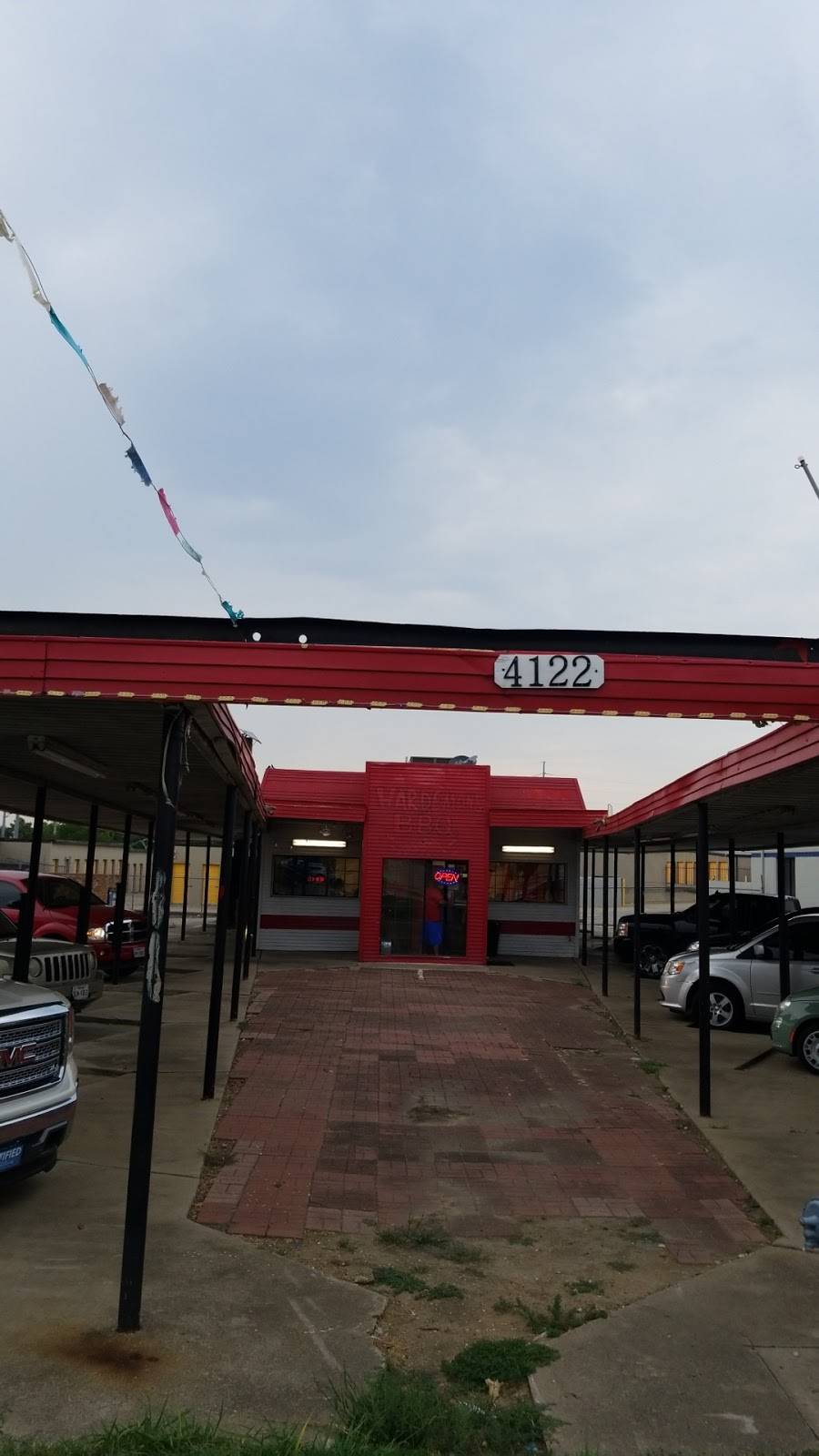 Alekas Burgers & Tacos | restaurant | 2518, 4122 Broadway Blvd, Garland, TX 75043, USA | 2149578804 OR +1 214-957-8804